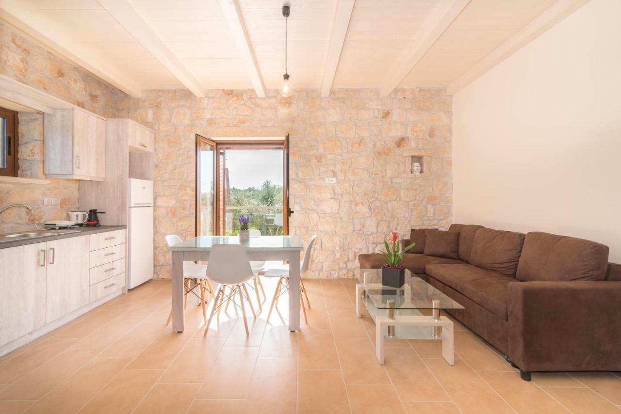 Green Stone Villas Apartments Kalamákion エクステリア 写真